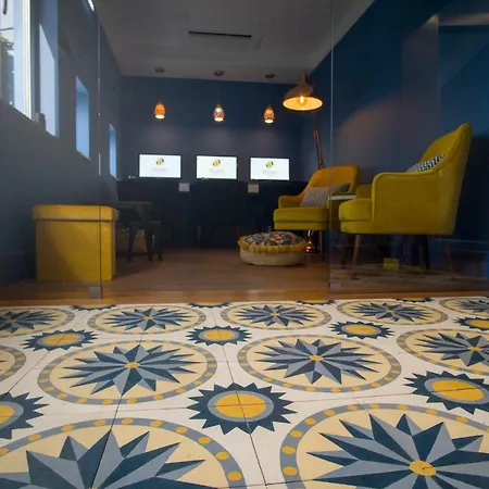 Hostal Zigzag *