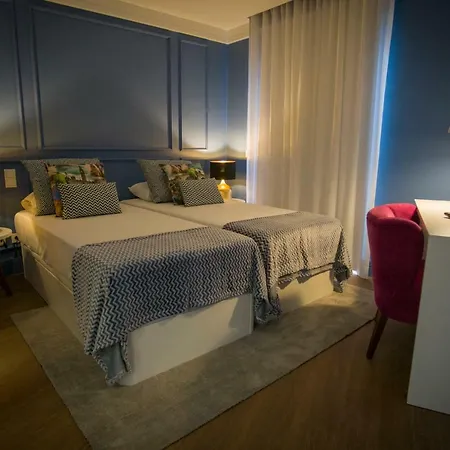 Zigzag Hostal *