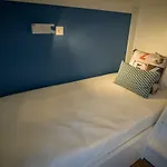 Zigzag Hostal *