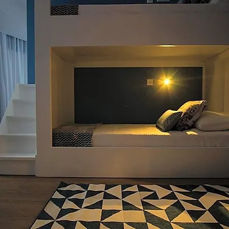 Zigzag Albergue *