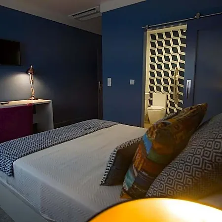 Zigzag Albergue