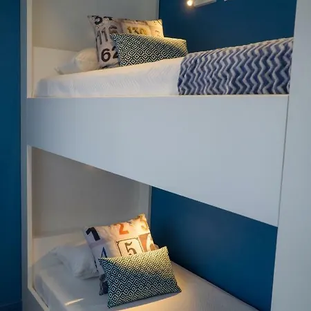 Zigzag Hostel